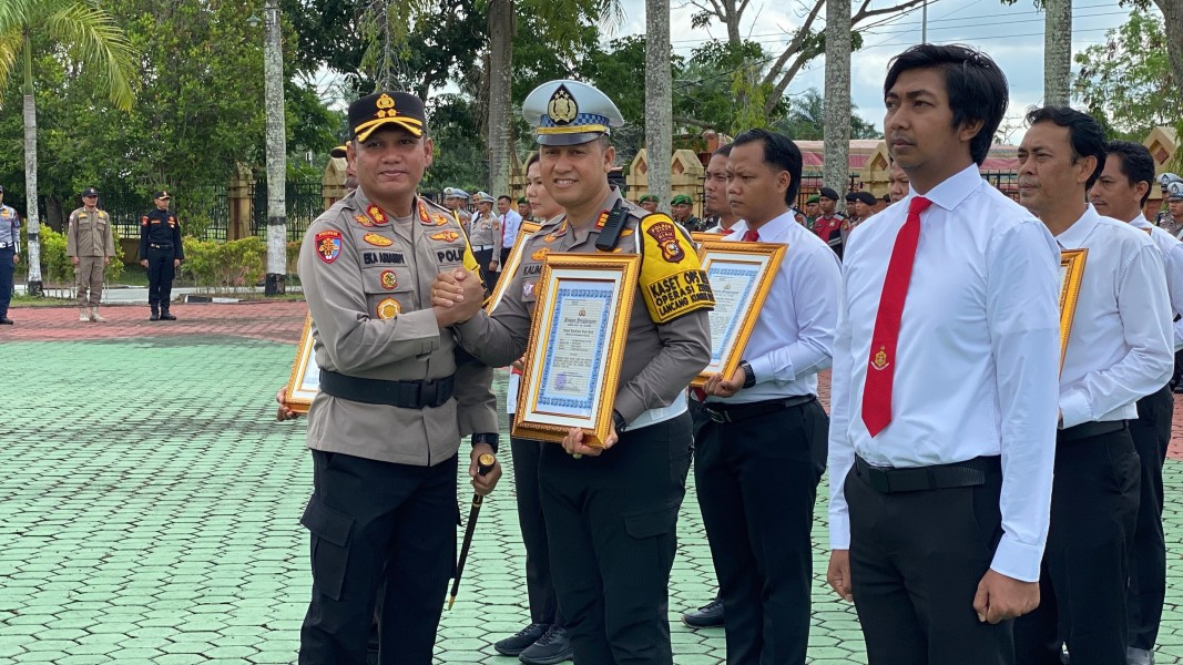 Apel Gelar Pasukan Operasi Zebra Lancang Kuning 2025 di Polres Siak, Kapolres Tekankan Humanis & Zero Komplain