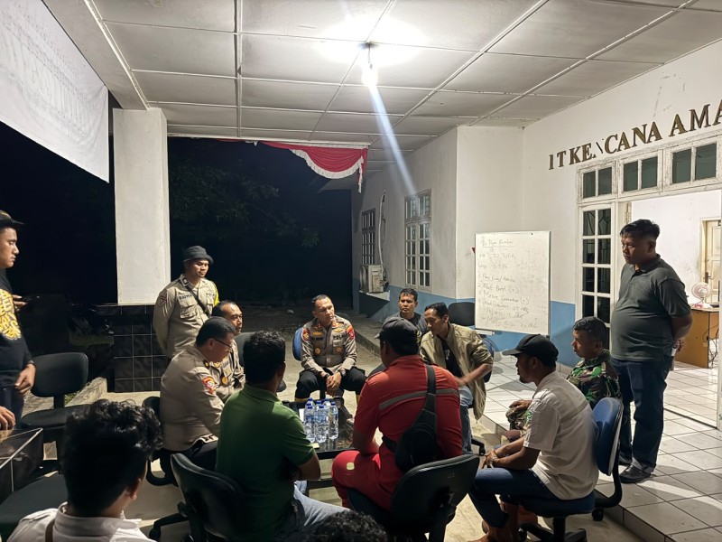 Maksimalkan Penanganan Karhutla Di Inhu, Kapolres-Dandim Bermalam dan Beribadah di Lokasi