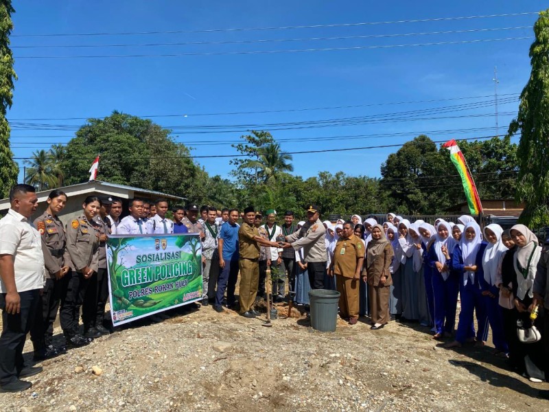 HMI Cabang Rokan Hulu Bersinergi dengan Polres Rohul Wujudkan Program Green Policing Polda Riau