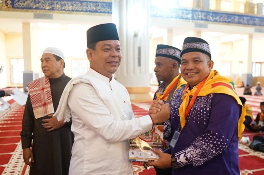 Pemberangkatan JCH Kloter 9 asal Rohul, Wabup Syafaruddin Poti Lepas 169 JCH pada Hari Pertama