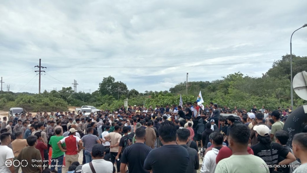 Aksi Unras Jilid 2 di PT PHR Minas Memanas: Pemuda, Mahasiswa, dan Buruh Lokal Desak Realisasi Tuntutan