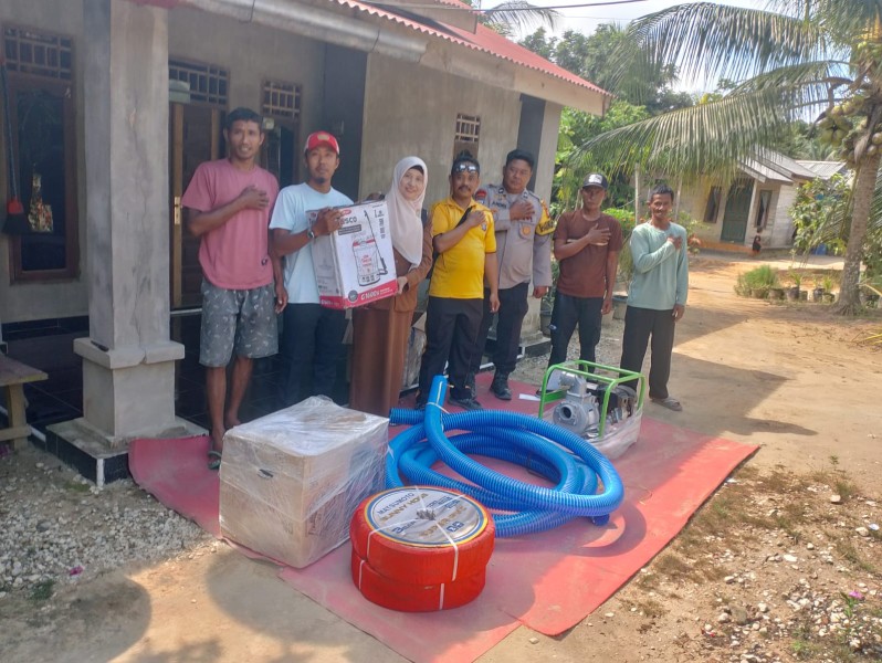 Dukung Swasembada Pangan Nasional, Polsek Minas Serahkan Bantuan Alsintan dan Pestisida kepada Kelompok Tani Hijau Daun