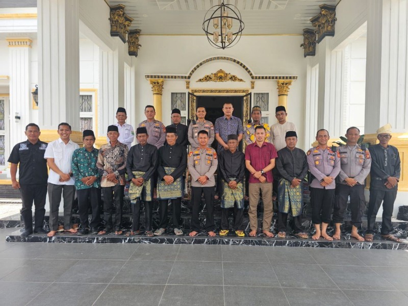 Zulfahrianto Terima Kunjungan Silaturahmi Kapolres Rohul di Desa Sontang