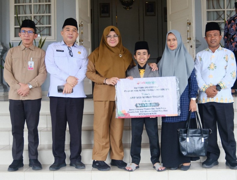 KAFILAH SIAK RAIH JUARA II MTQ NASIONAL, AFIF MUHAMMAD THOIFUR DIGANJAR UMRAH DAN BEASISWA