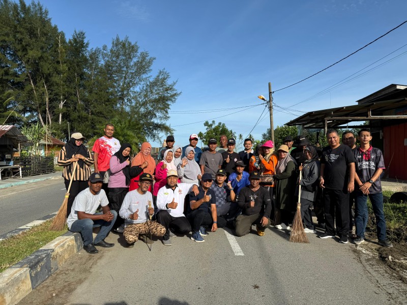 PUPR Aceh Barat dan Kecamatan Johan Pahlawan Gelar Jumat Bersih di Desa Kuta Padang