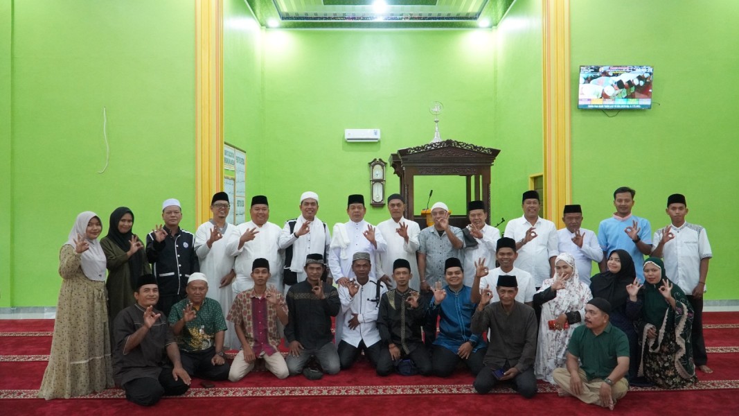 Wabup Syafaruddin Poti GSSB Di Desa Rambah Tengah Hilir Dibarengi Dengan Doa Bersama Wartawan Se-Rohul