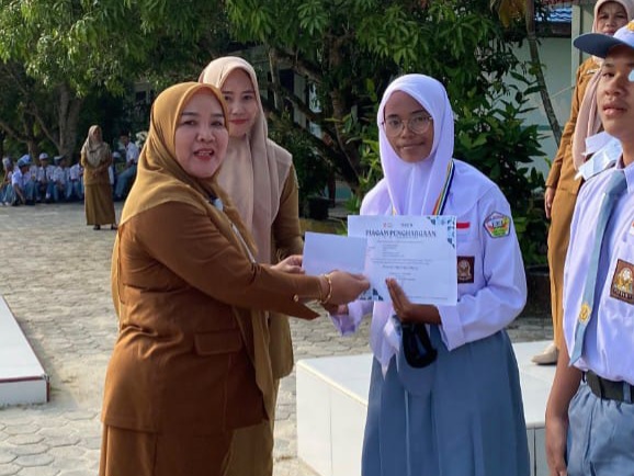 Siswi SMAN 2 Dayun Raih Medali Emas Di Ajang Olimpiade Sains Tingkat Nasinal 2026 Bidang Kedokteran Dasar