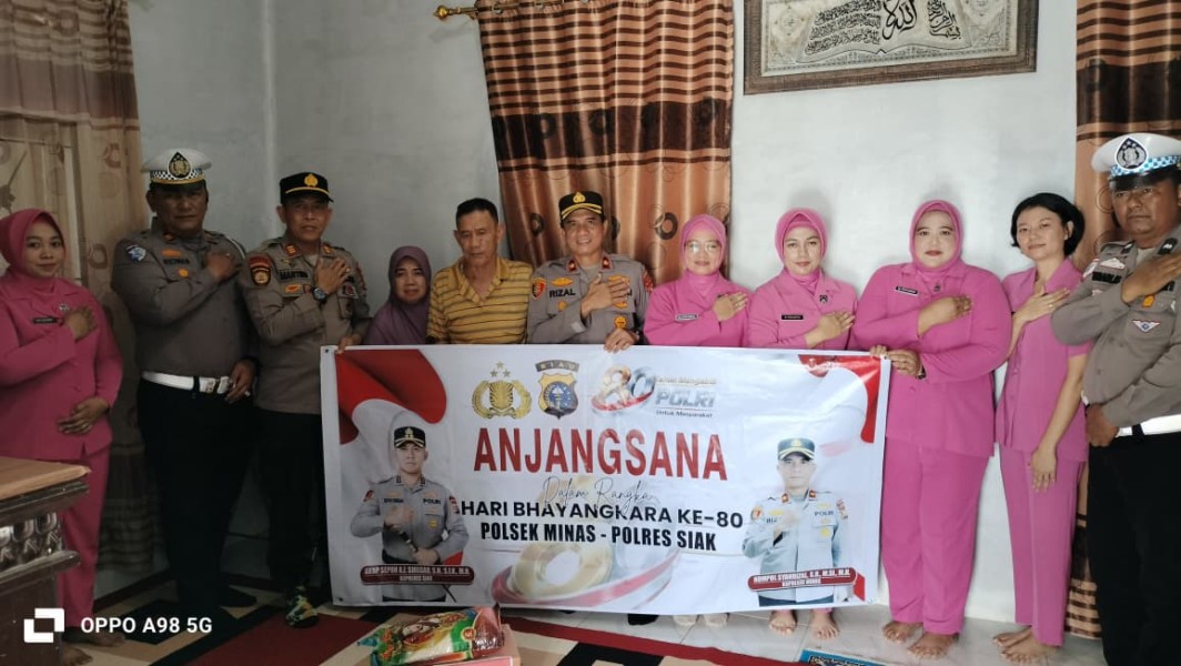 Sambut Hari Bhayangkara ke-80, Polsek Minas Gelar Anjangsana untuk Purnawirawan Polri dan Warakauri