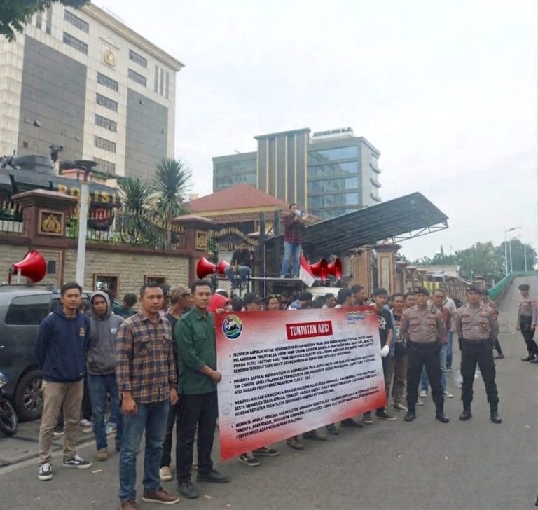 Pemuda dan Mahasiswa Riau–Desak Kapolri Bentuk Tim Khusus Usut Dugaan Kerusakan DAS Rokan Kiri
