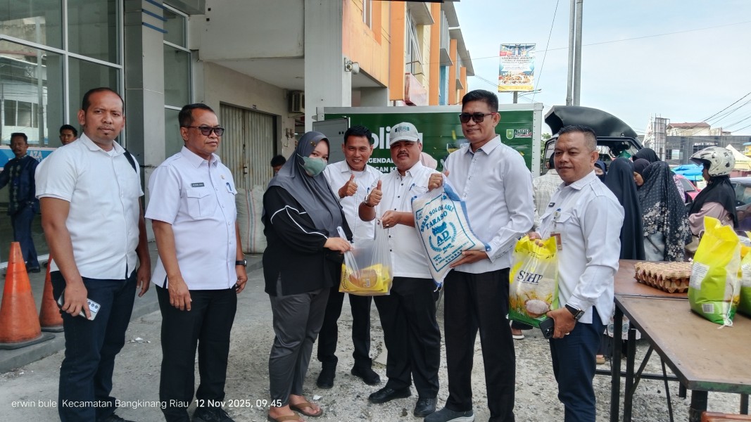 PT Riau Pangan Bertuah, BUMD prov Riau meluncurkan program pengendalian inflasi pangan keliling di pasar inpres bangkinang